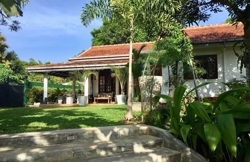 Patuwatha Villa | Temple House Villa in Hikkaduwa