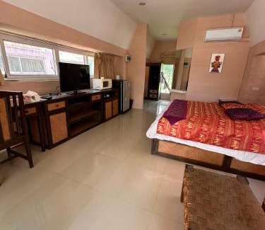 Mae Wang Bed & Breakfast | Temple of Elephants