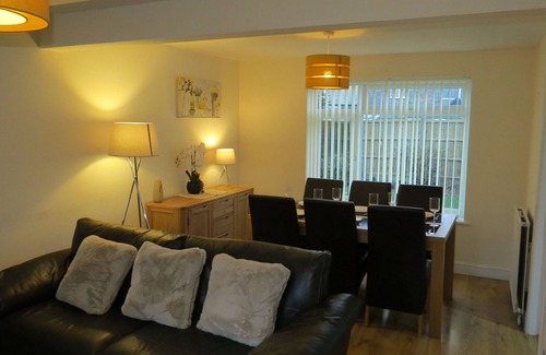 Templecombe House | Templecombe 3 Bed House - Sleeps 5