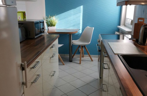 Loissin House | Temporary home, Cozy cottage just 200 meters from the beach