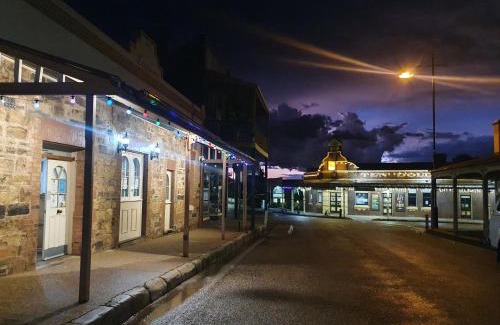 Gulgong Hotel | Ten Dollar Town Motel