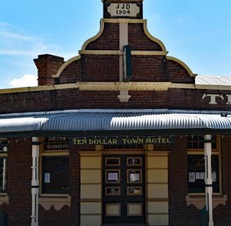 Gulgong Hotel | Ten Dollar Town Motel