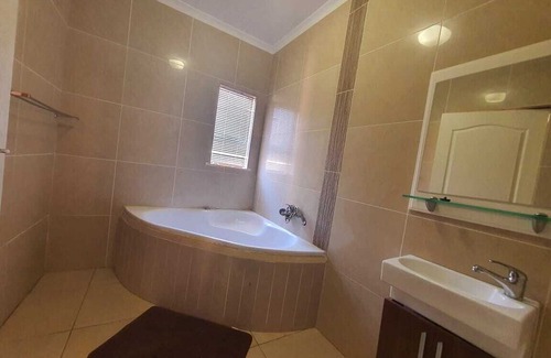 Mahikeng House | Tenacity Mafikeng Guesthouse - 4 in Mahikeng