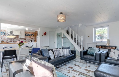 Pembroke House | Tenby Lodge - Three Bedroom House, Sleeps 6