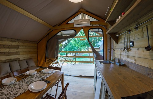 Sant'Elpidio a Mare RV Rental | Tenda Noceto con Piscina