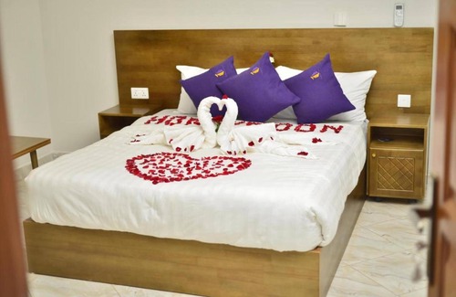 Entebbe Hotel | Tenda Suites and Restaurant