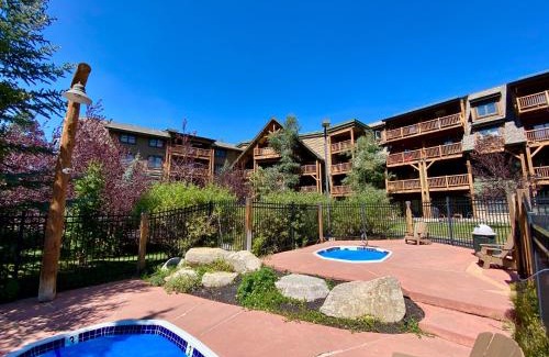 Mountain House House | Tenderfoot Lodge 2613 by SummitCove Lodging