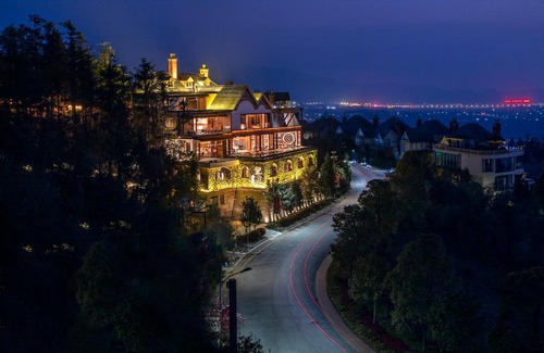 Tengchong House | Tengchong Lanyue Hot Spring Hotel