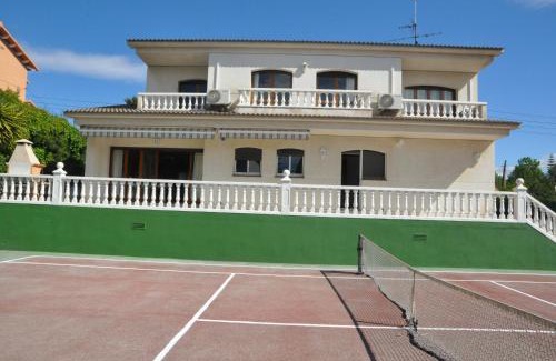 El Roc de Sant Gaieta Villa | Tenis Roda de Bara