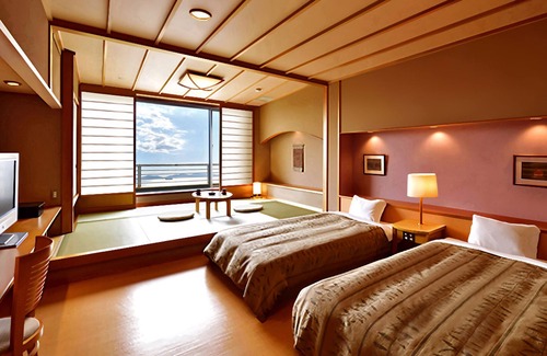 Nishiuracho House | Tenku Kaiyu no Yado Suehiro