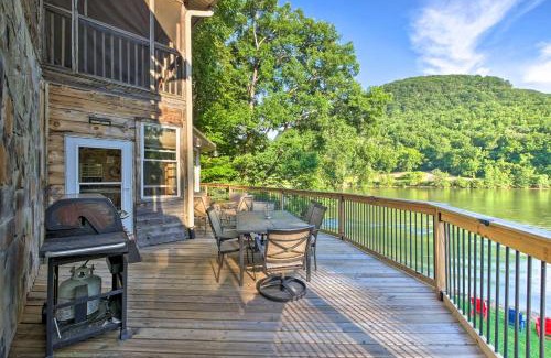 Chattanooga House | Tenn River Cabin with Hot Tub - 10 Mi to Chattanooga