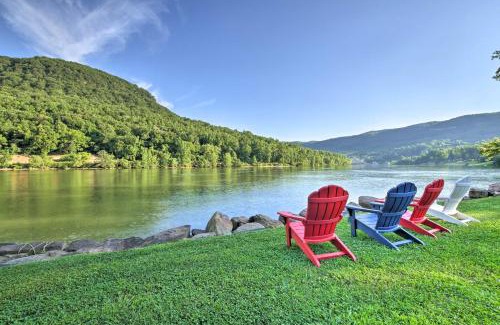 Chattanooga House | Tenn River Cabin with Hot Tub - 10 Mi to Chattanooga