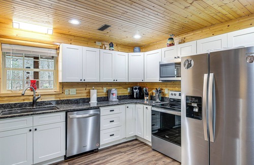 Knox County Cabin | Tennessee Mountain Cabin ~ 18 Mi to Knoxville!