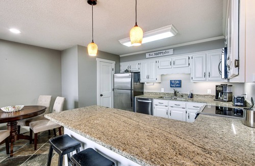 Counce House | Tennessee River Vacation Rental w/Deck + View!