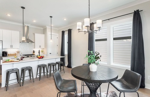 Whitebridge House | Tennessee Two Step - With 2 car garage and rooftop patio - 10 min to Broadway!