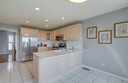 Lexington House | Tennessee Vacation Rental w/Balcony!