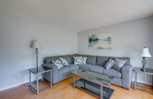 Lexington House | Tennessee Vacation Rental with Balcony!