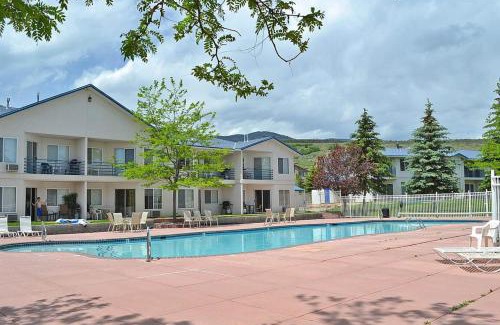 Harbor Village Apartment | Tennis Court Condo