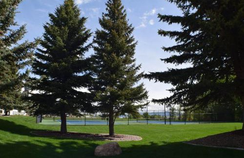 Harbor Village Apartment | Tennis Court Condo