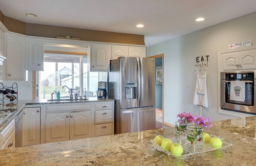 Charles City House | Tennis Court & Deck: Pet-Friendly Charles City Gem