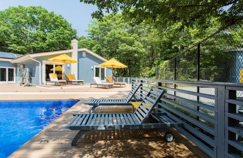 East Quogue House | Tennis, Pool & Garden Compound with guest House:Hamptons Retreat