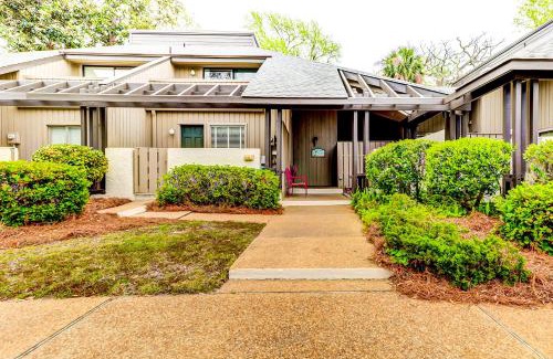 Shipyard Plantation Apartment | Tennismaster 102