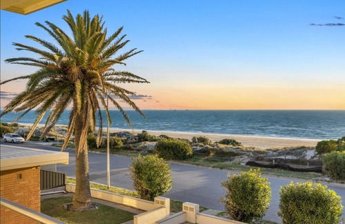 Tennyson Apartment | Tennyson Beachfront Unit 4