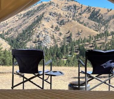 Conner Other | Tent 2 Oxen-Le-Fields Montana