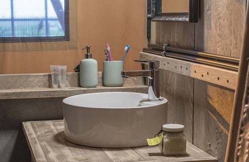 Neuhaus Cabin | Tent Lodge I - Free as the Wind Baltic Sea Tent Lodges (Glamping)