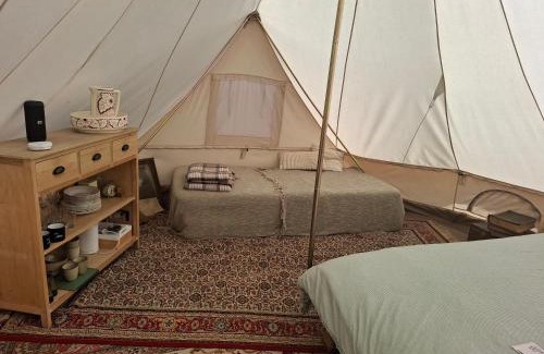 Fosses-La-Ville Other | Tente glamping "Explorateurs" à la Ferme de la Chevêche