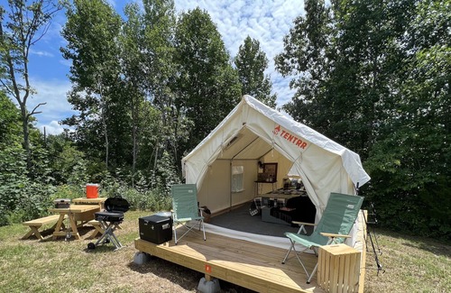 Silver Point RV Rental | Tentrr Signature Site - Iceman at Defenders Retreat - Coleman Outfitted Site