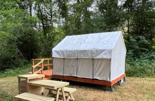 Oregon Coast RV Rental | Tentrr Signature Site - Shady Grove on Maple Meadow...