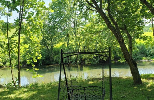 Staunton RV Rental | Tentrr Signature Site - Honeysuckle Hideaway