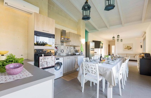 Mesagne Villa | Tenuta Donna Caterina by BarbarHouse