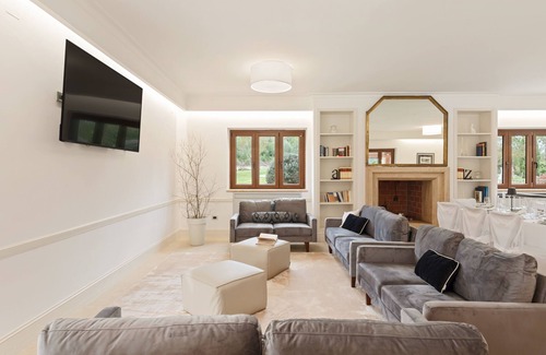 Pontecorvo Villa | Tenuta Esdra 20, Emma Villas