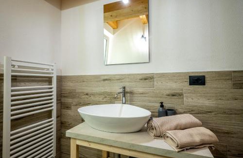 Montemezzo Apartment | Tenuta il Sogno Ferienwohnung Bianco