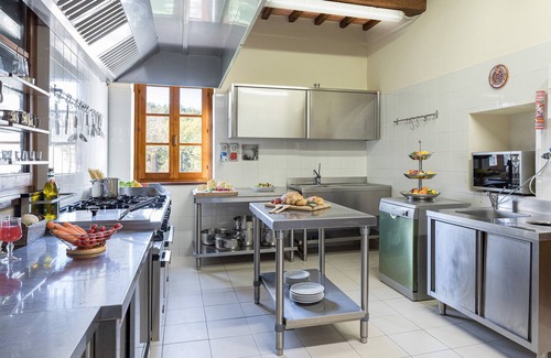 Valfabbrica Villa | Tenuta Montiepoli 12+3, Emma Villas