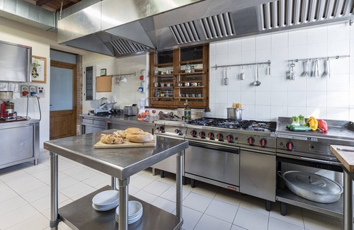 Valfabbrica Villa | Tenuta Montiepoli 12+3, Emma Villas