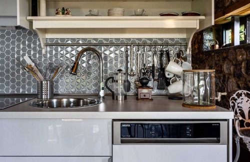 Seferihisar House | Teos Retreat Houses - Camellia