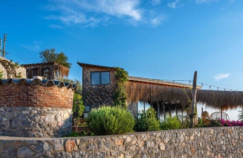Seferihisar House | Teos Retreat Houses - Passiflora