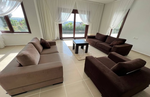 Buyukcekmece Villa | Tepekent'te tripleks lüks villa
