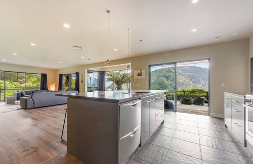Havelock House | Tepuia Daze - Havelock Holiday Home