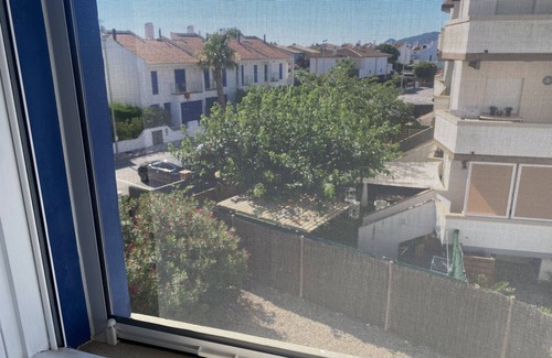 Mas Pinell Apartment | TER 22C - Renovated, aircon, seaview and with pool