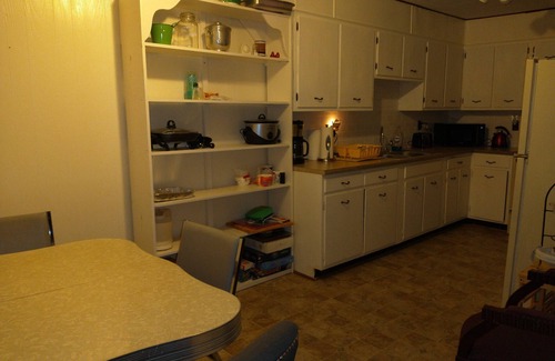 Robbinsville Apartment | Teresa's Get-A-Ways: Apt. #2 - The Calderwood: Spacious and Restful 8287350996
