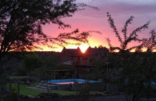 Beaufort West Cabin | Teri-Lemveli Lodge