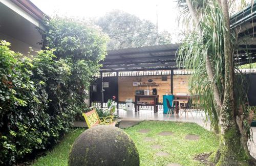 Cacique Bed & Breakfast | Terida Airport B&B