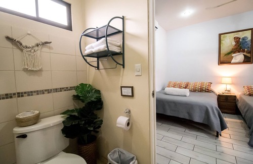 Cacique Bed & Breakfast | Terida Airport B&B