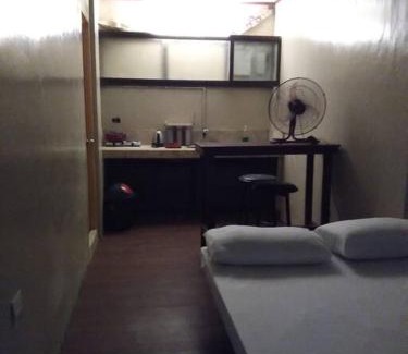 Taytay Apartment | TerisitaPlace - DriveBy RestStop