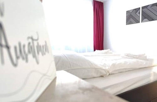 Steinenbronn Apartment | Terminal Design Apartments - Terrasse & Waiputv