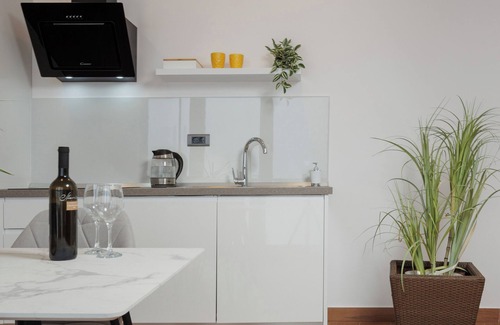 Sarsoni Apartment | Terra 5 Deluxe apartment with parking